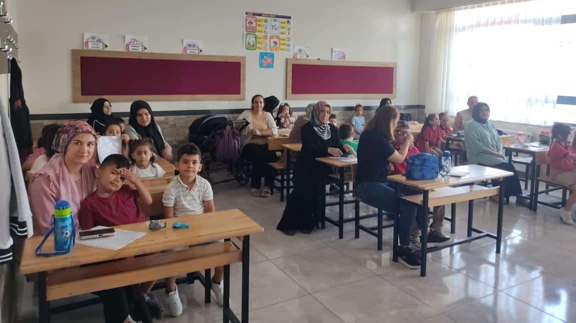1. SINIF ÖĞRENCİLERİ UYUM EĞİTİMİNDE
